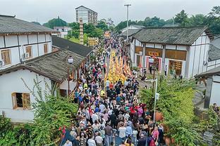 李璇：中国足球环境让李霄鹏短时间没法复出，他需要时机